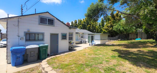 Building Photo - 148 Orange Dr