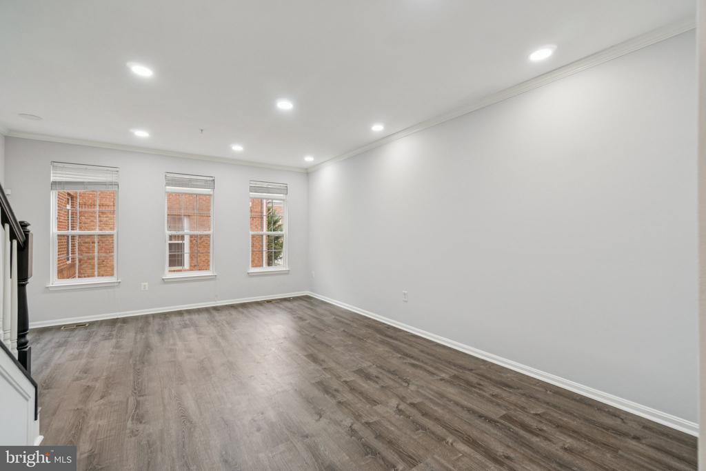 Foto principal - 5611 Hartfield Ave