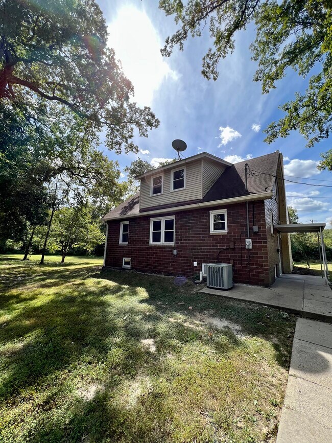 343 Villa Dr, Sellersburg, IN 47172 House for Rent in Sellersburg, IN