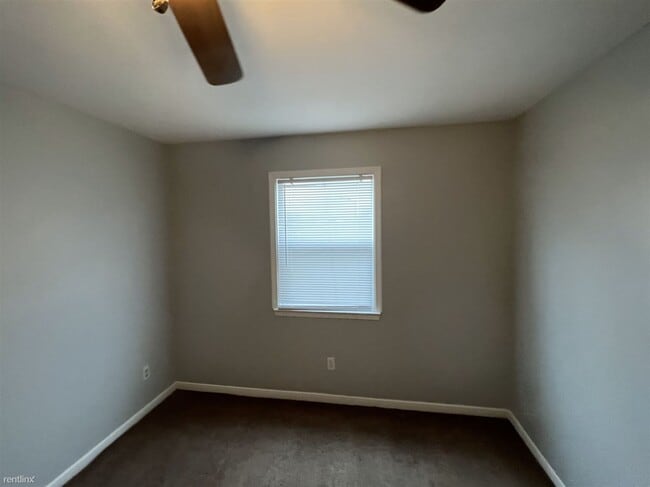 Building Photo - 2 br, 1 bath 4plex - 2901 Prairie Flower C...
