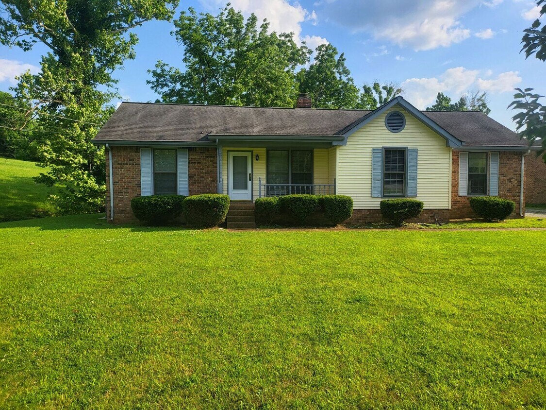 Primary Photo - Nice Mt. Juliet Ranch 4 bedroom 2 bath on ...