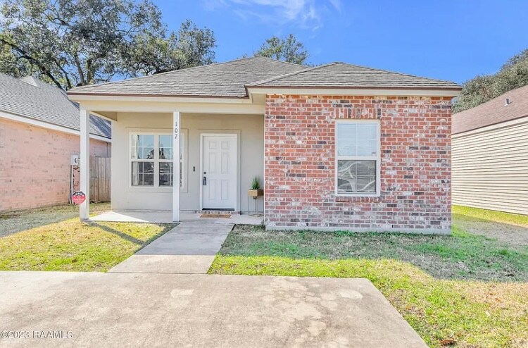 Foto principal - 107 Darlene Dr