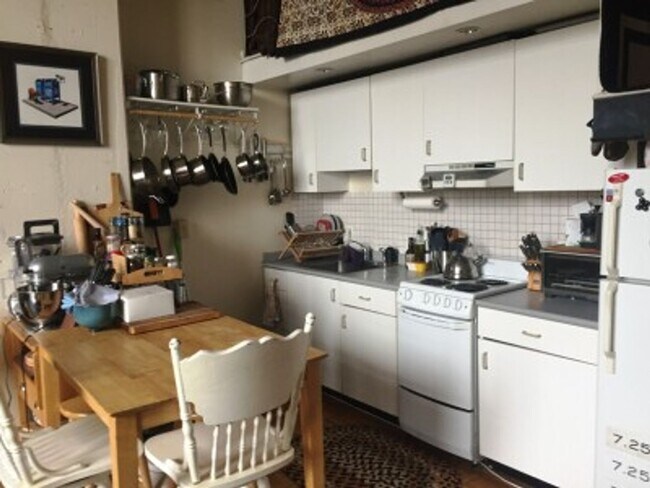 Building Photo - FENWAY Apartment - Available NOW