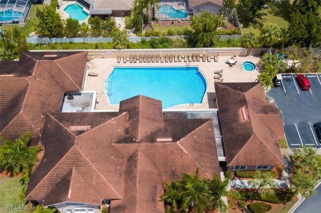 Foto del edificio - 9005 Colby Dr