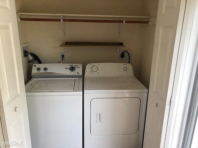 Building Photo - 1 br, 1 bath Apartment - 1 Cheryl Lane