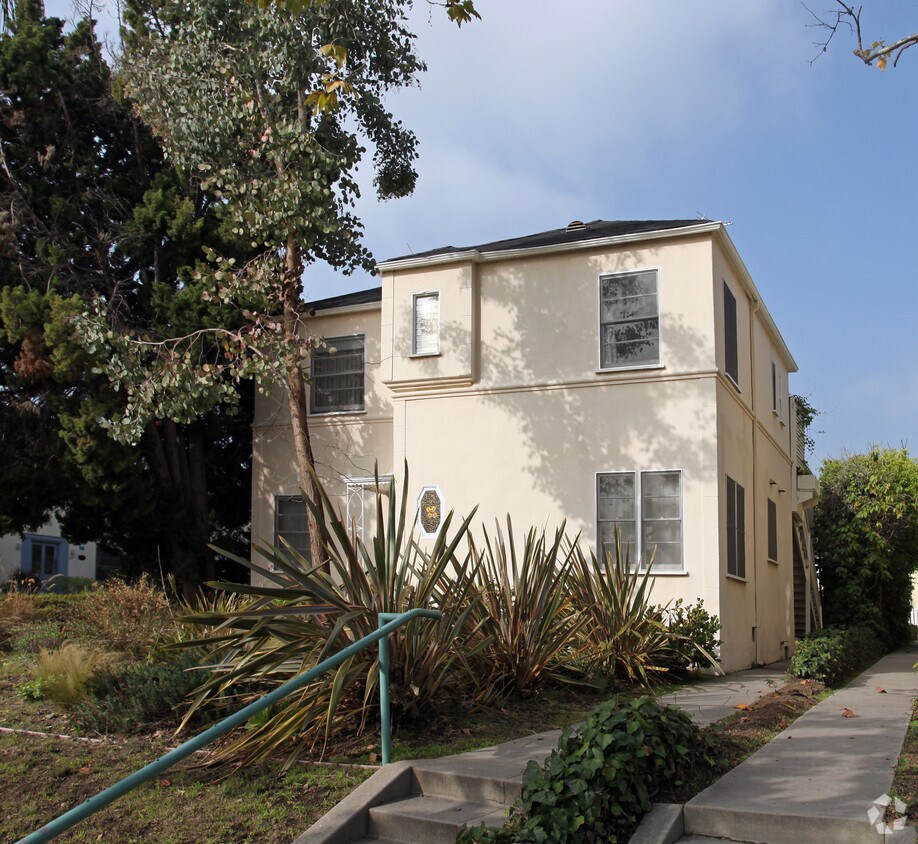 Foto del edificio - 445 San Vicente Blvd