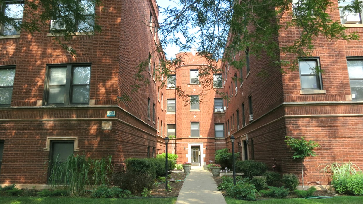 Primary Photo - 4309 N Winchester Ave