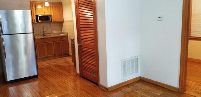 Foto del edificio - 2361 N Lister Ave