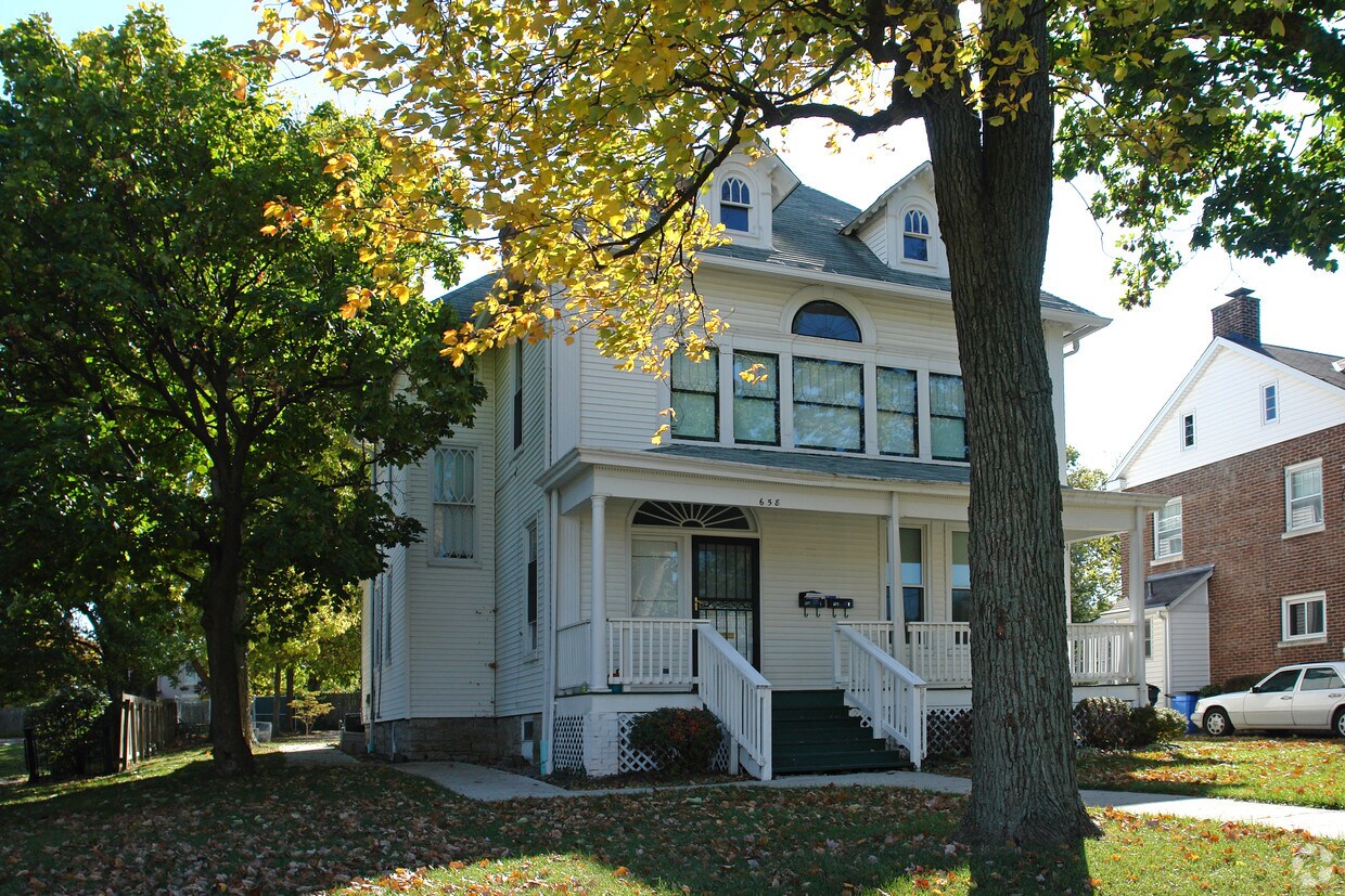 Building Photo - 638 N Broadway