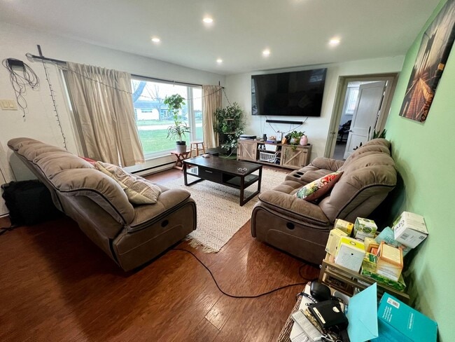 Building Photo - Stunning 2-Bedroom Ranch in Plymouth Meeti...