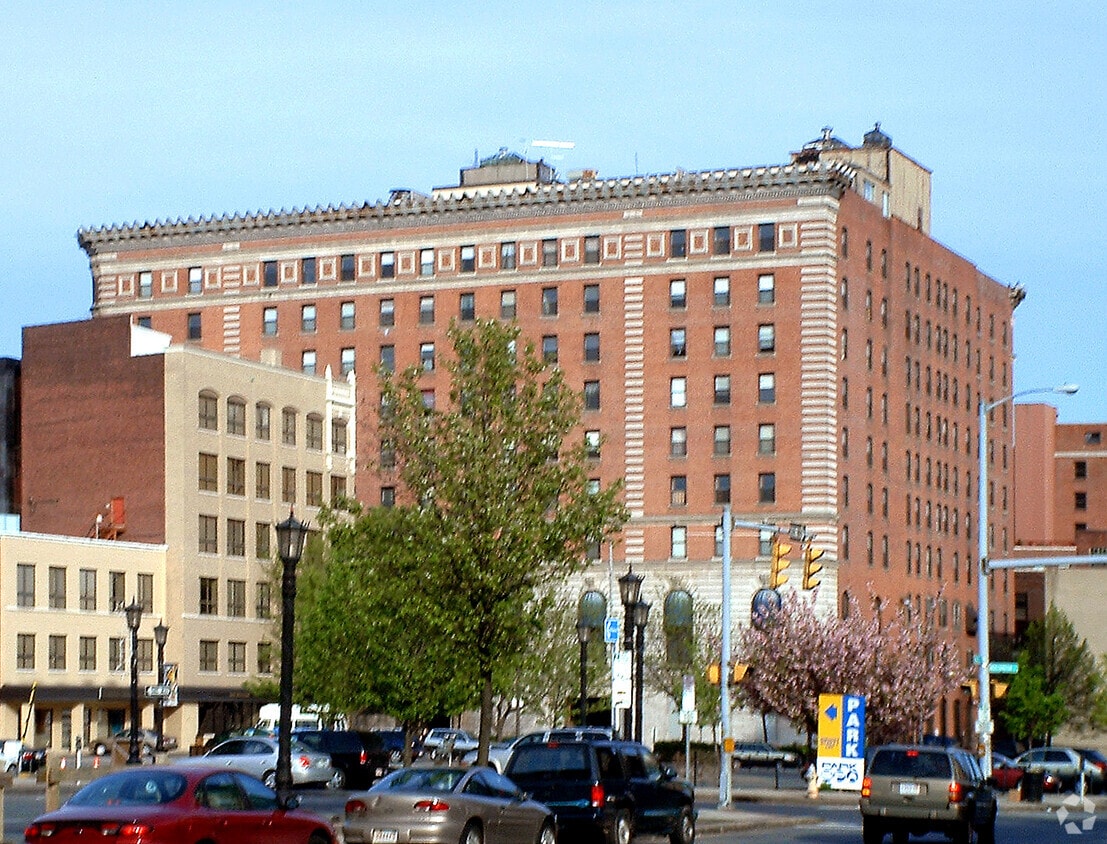 Kimball Towers Apartments in Springfield, MA