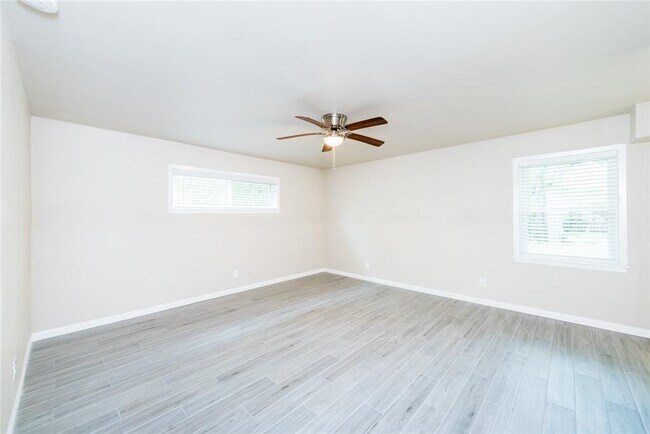 Building Photo - 4955 Wigton Dr