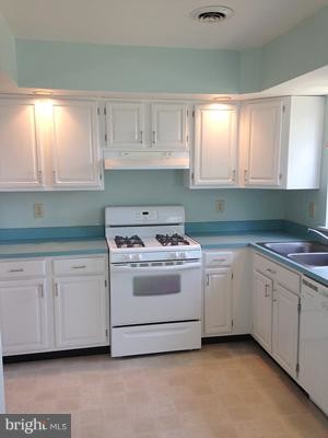 Building Photo - 1106 Skyview Dr