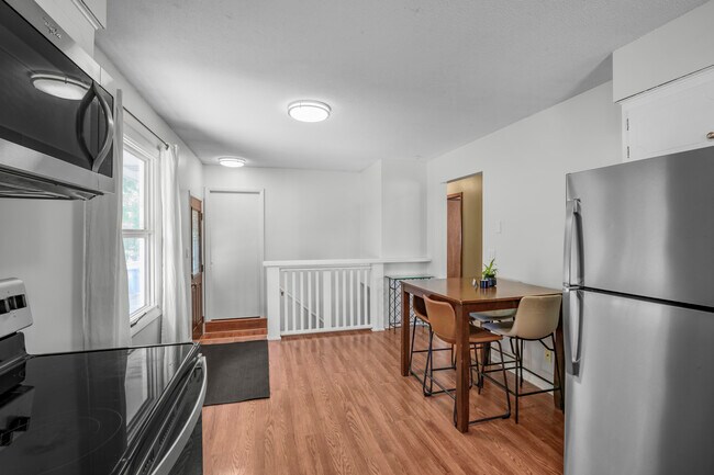 Foto del edificio - 2715 KIRKWOOD LN N