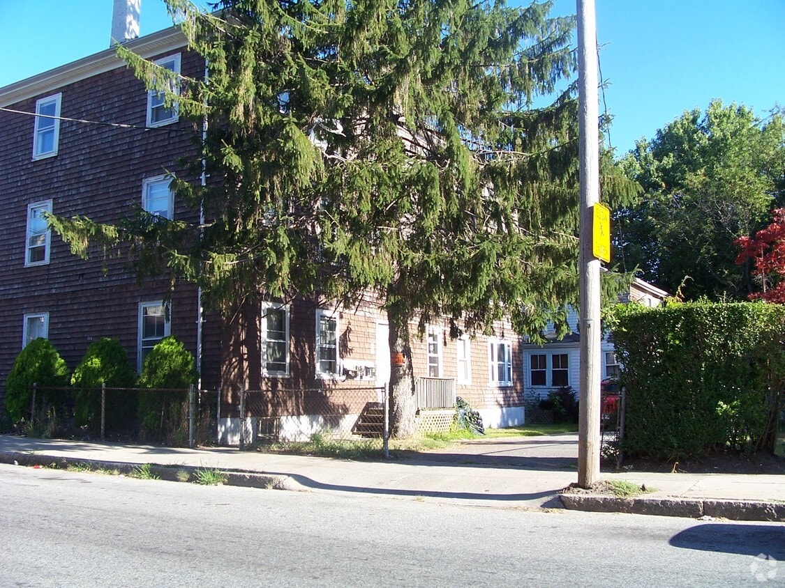 Building Photo - 1166-1168 Dwelly St