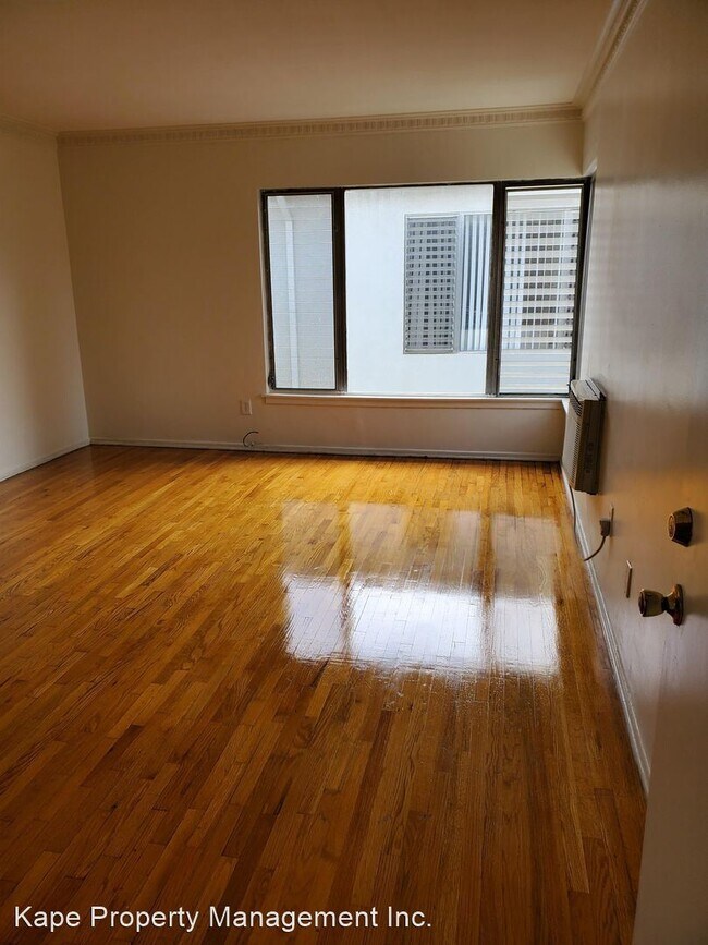 Foto del edificio - 8217 Blackburn Ave