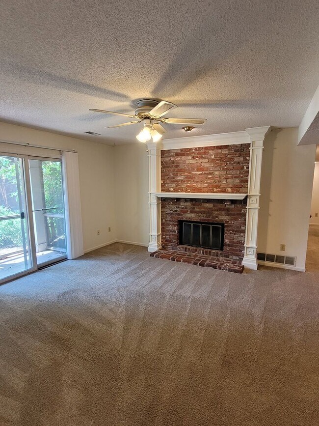 Building Photo - 2 Bed/ 2 Bath- Village South Condominiums