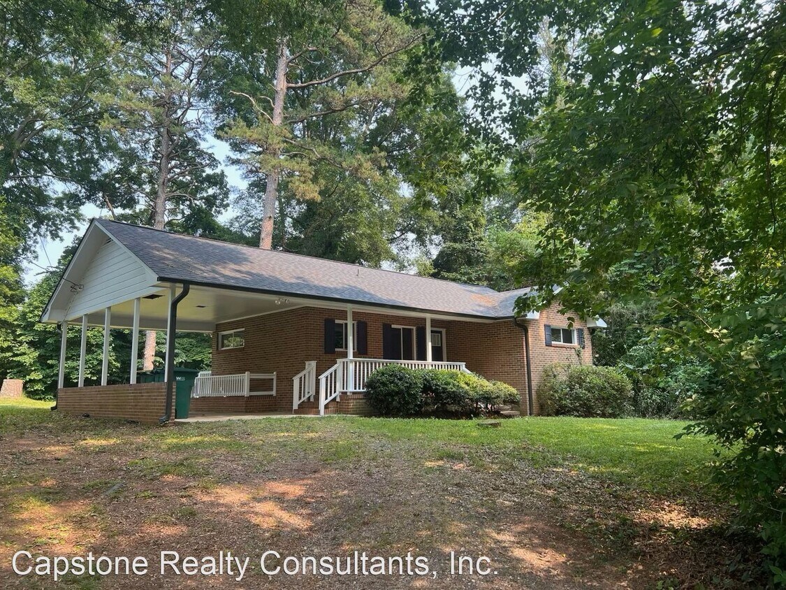 2 br, 1 bath House 3525 Lawrence St. House for Rent in Clemmons, NC