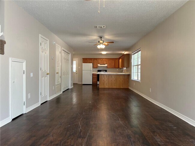 Foto del edificio - 132 Bayou Sara Ave