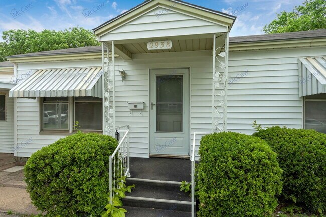 Foto del edificio - 2938 Hunter St