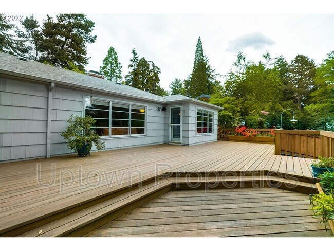 Foto del edificio - 6470 SW Old Scholls Ferry Rd