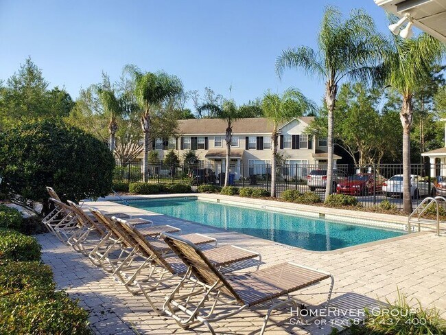 Foto del edificio - Fantastic 2/1.5 Townhome Available Now!