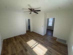 Building Photo - 707 N Prairie St