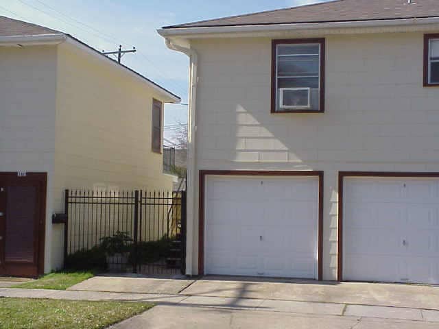 Building Photo - 1002 Key St