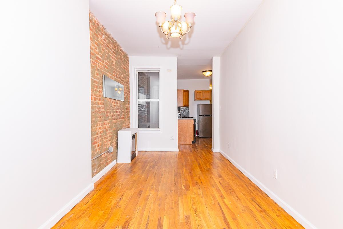 Primary Photo - 1327 Halsey St
