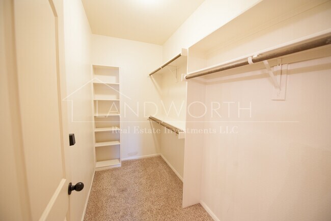 Armario principal - 4624 Angus Dr