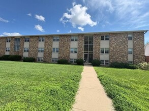 Building Photo - 309-311-311 Robinhood Ln