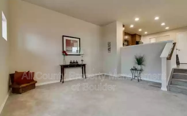 Building Photo - 1660 Venice Ln