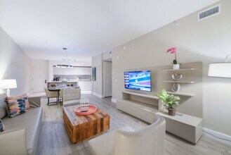 Building Photo - 4111 S Ocean Dr