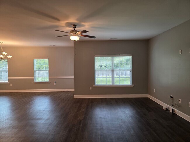 Foto del edificio - Belmont Glen! South Effingham Schools! Community Amenities!