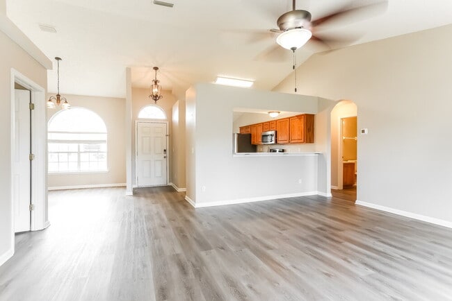 Building Photo - 3720 Arava Dr