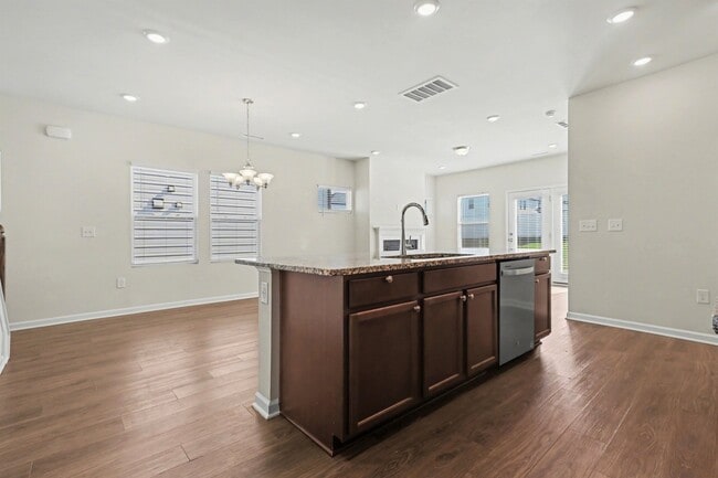 Building Photo - 653 Rawls Dr