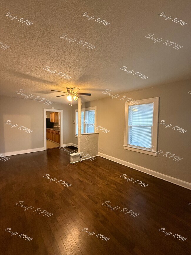 Foto del edificio - 6710 Agnes Ave