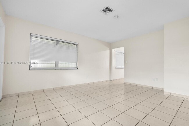 Building Photo - 5833 Taylor St