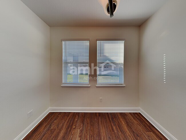 Building Photo - 1085 Summer Stone Lp