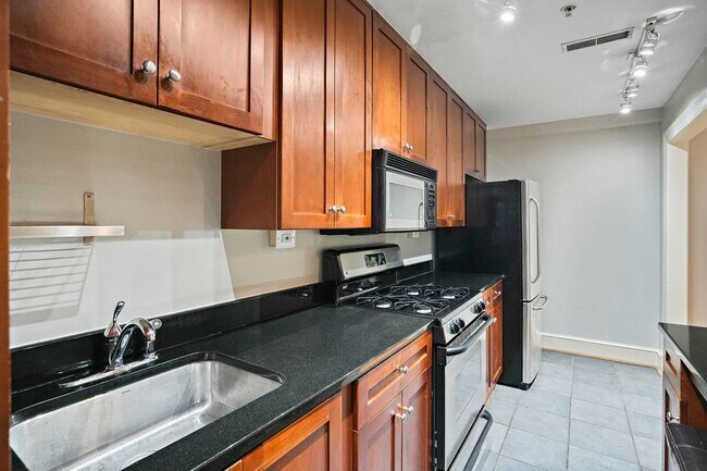 Foto del edificio - Elegant Columbia Heights One Bedroom! - Ca...