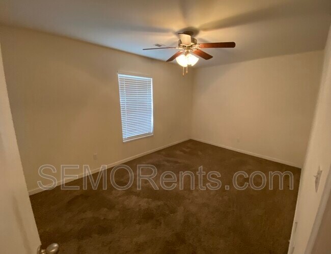 Foto del edificio - 3 Village Dr