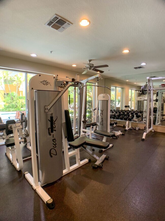 Foto del edificio - 860 N Orange Ave