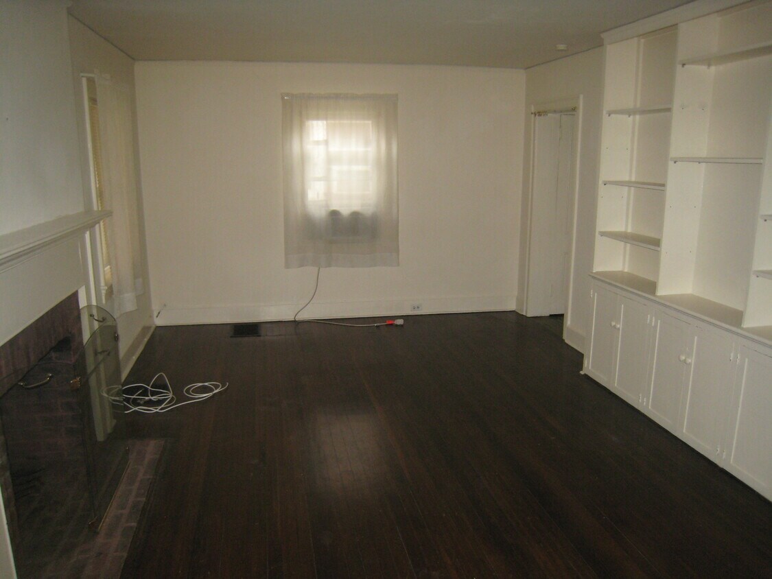 Living Room - 45 Saint Austins Plz