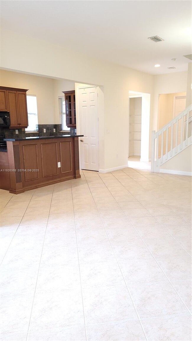 Foto del edificio - 6033 NW 118th Dr