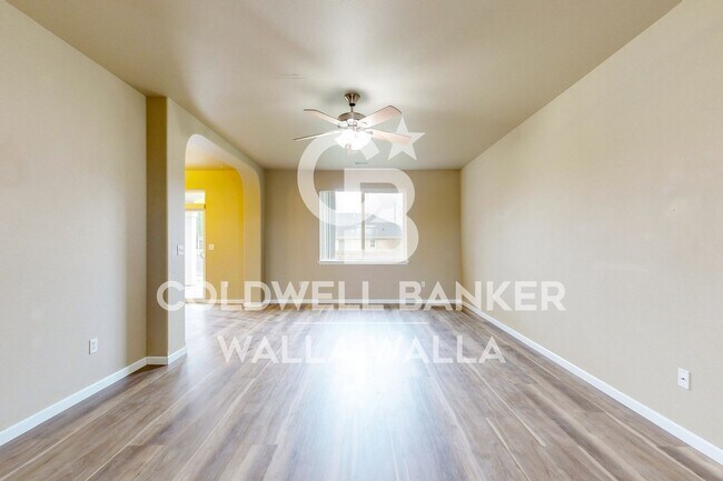 Building Photo - Single Family Home