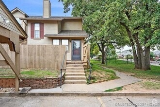 Building Photo - 9102 S Urbana Ave