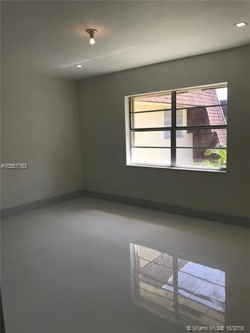 Building Photo - 13707 SW 91st Ct