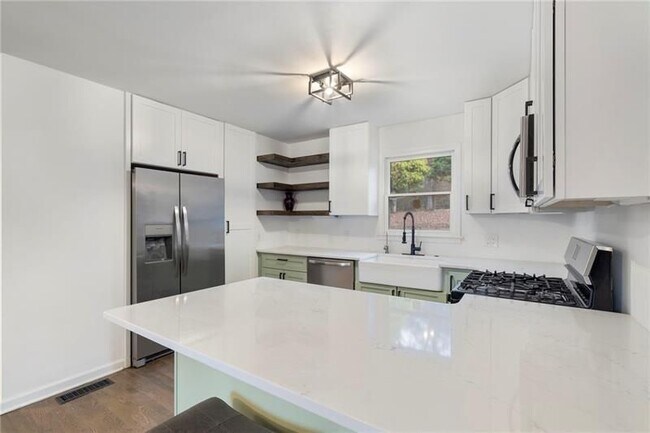 Foto del edificio - 3142 Chamblee Gap Rd