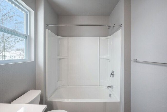 Foto del edificio - 15433 Clovernook Dr