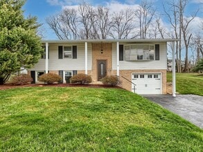 Building Photo - 1213 Mallard Rd